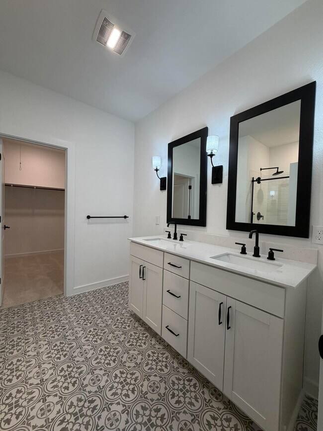 Building Photo - 8407 Tranquil Bay Ct