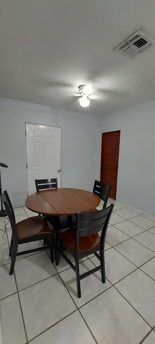 Building Photo - 12651 Tinley Rd