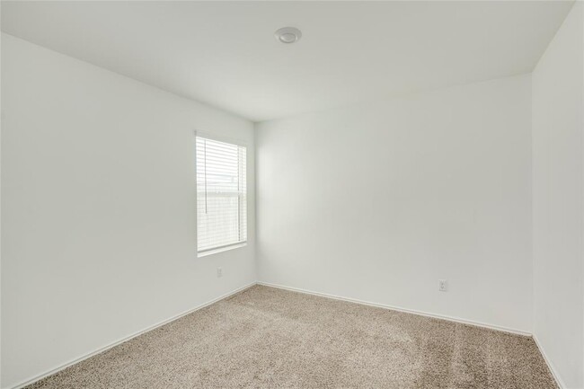 Building Photo - 275 Mica Trl