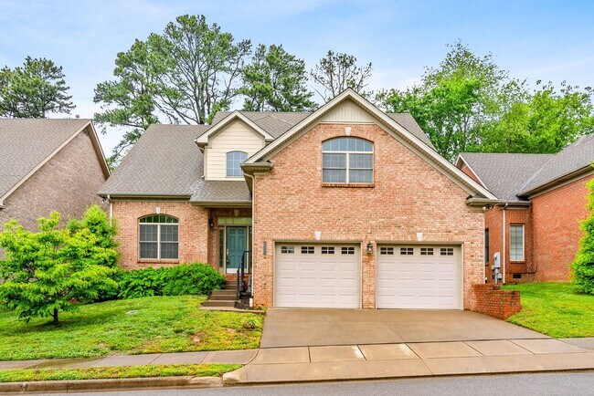 Building Photo - Gorgeous Upscale Home in the Gated Savanna...