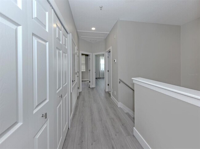 Building Photo - 3941 Yellowstone Cir