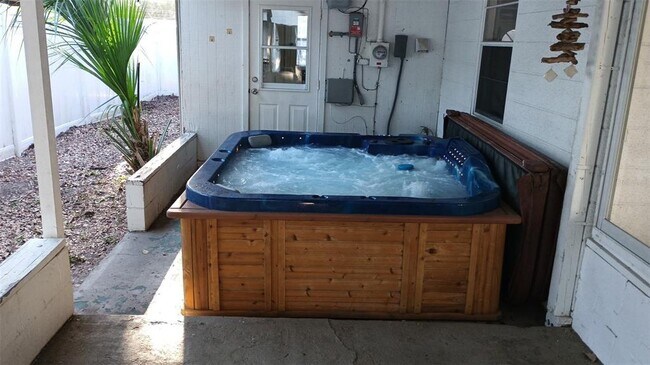 Building Photo - 11465 92nd St N