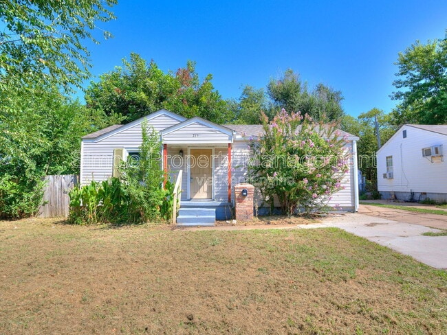 Primary Photo - 215 W Kittyhawk Dr