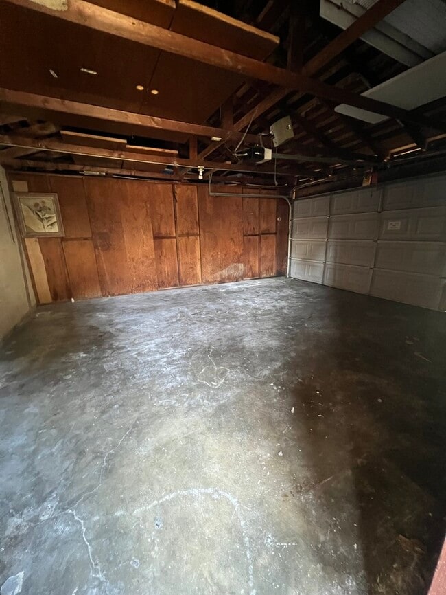 Building Photo - Two-story duplex unit