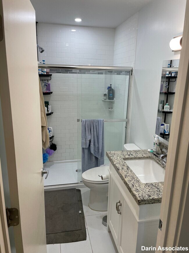 Building Photo - 37 Day St