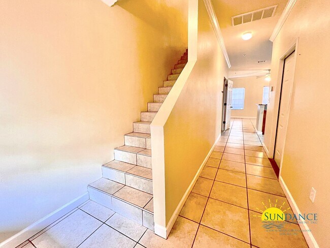 Building Photo - Great 3 Bedroom Townhouse in Fort Walton!