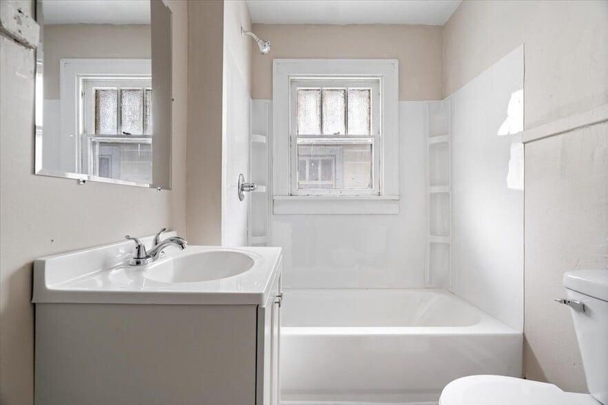 Building Photo - 3709 Boulevard Pl