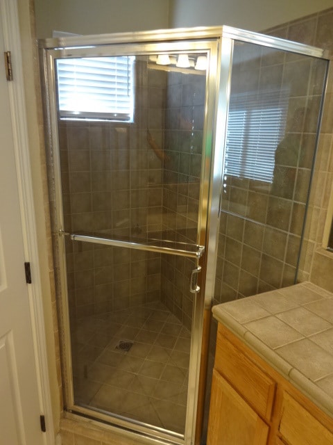 Building Photo - SINGLE STORY, 3 BEDROOM, 2 BATH, 2.5 CAR GARAGE, IN GATED COMMUNITY!