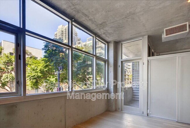 Building Photo - 1025 Island Ave