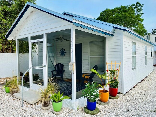 Primary Photo - 1755 Siesta Dr