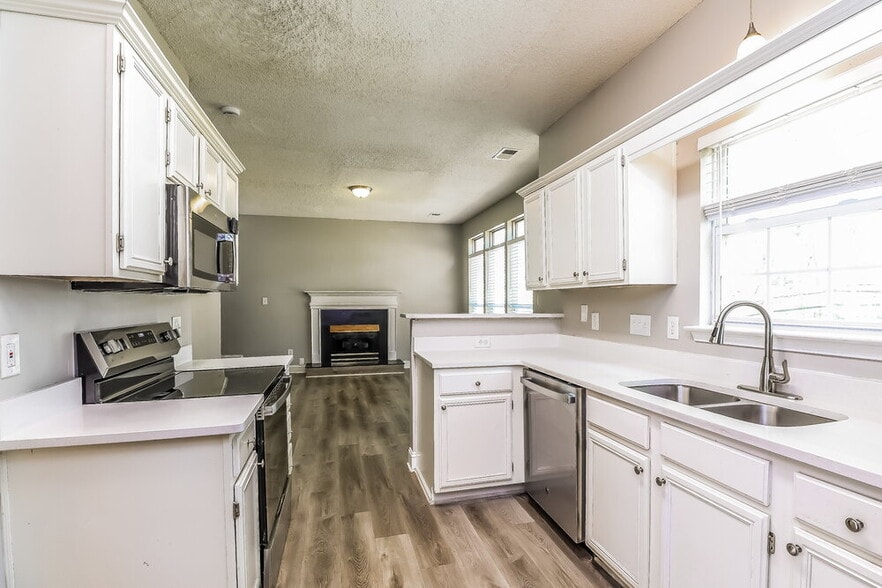 Building Photo - 1712 Silverberry Ct