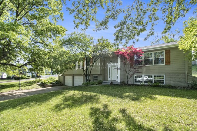 Building Photo - 4 Bedroom Meadow Lane Home