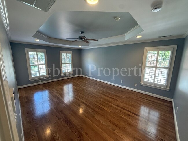 Building Photo - 3712 Burbank Ln