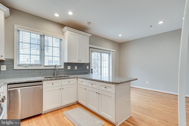 Building Photo - 8872 Ashgrove House Ln