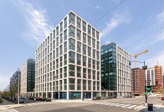 Building Photo - Crossing DC