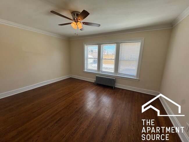 Building Photo - 2510 N Leclaire Ave