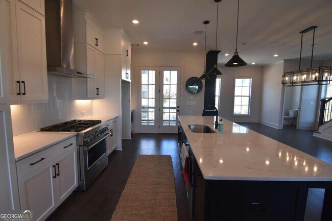 Building Photo - 469 Burton Dr