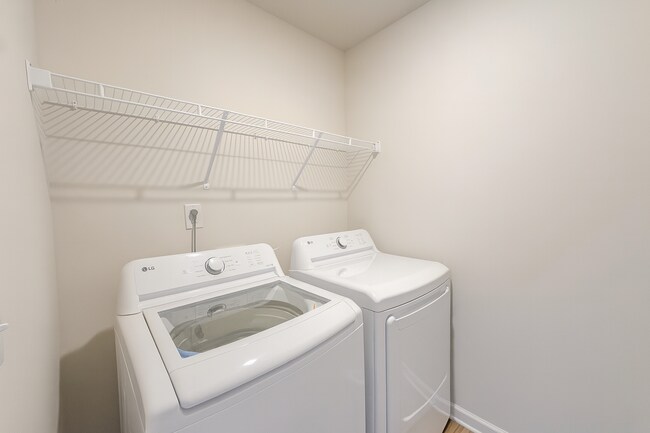 Building Photo - 5514 Hydrangea St