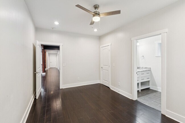 Building Photo - North Nashville Bungalow
