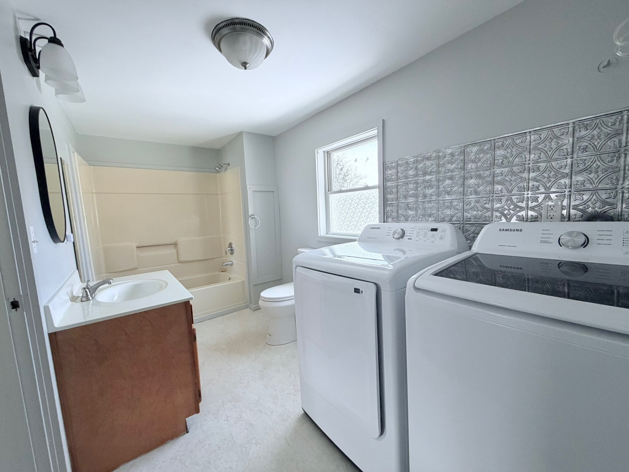 Building Photo - 33 Spring St