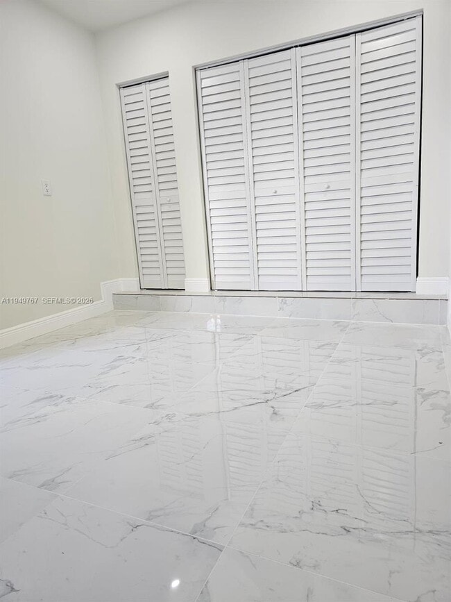 Building Photo - 6140 SW 156th Ct