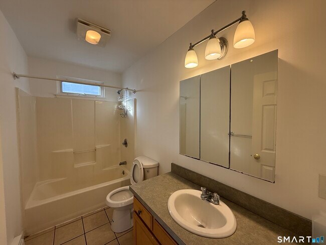 Building Photo - 769 Ogden St