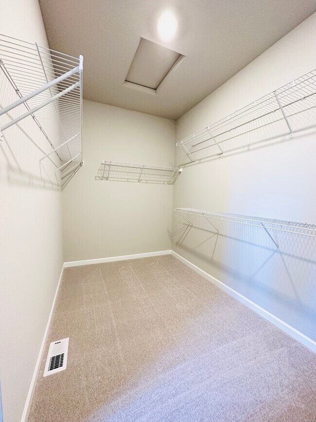 Building Photo - 3719 85th Ave NE