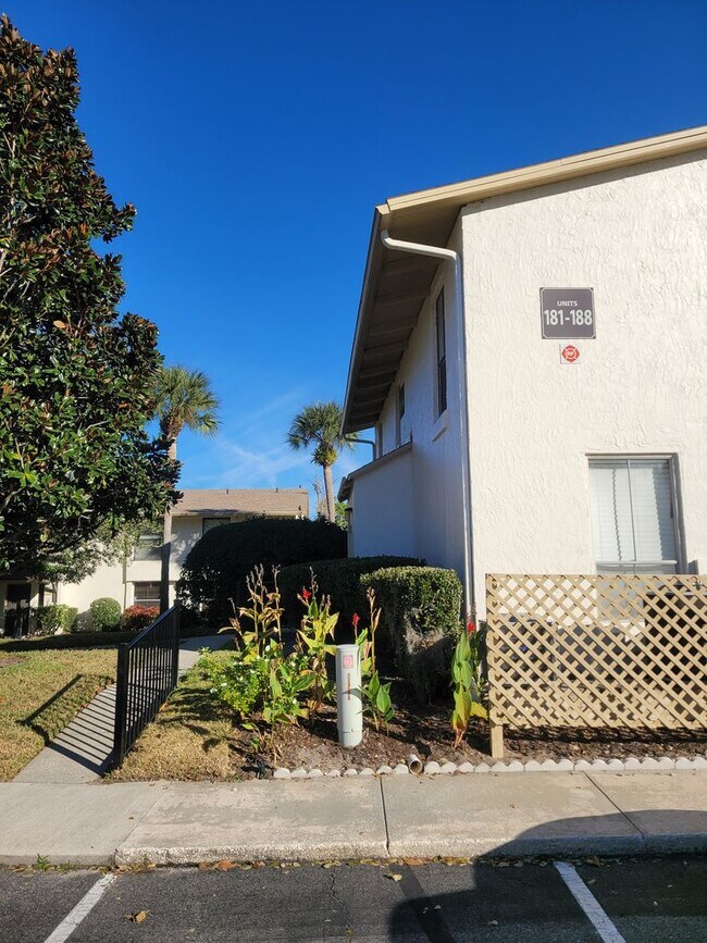 Building Photo - FOR RENT!!! BEAUTIFUL AND SPACIOUS 1 BED 1 BATH CONDO (MOVE IN SPECIAL)...