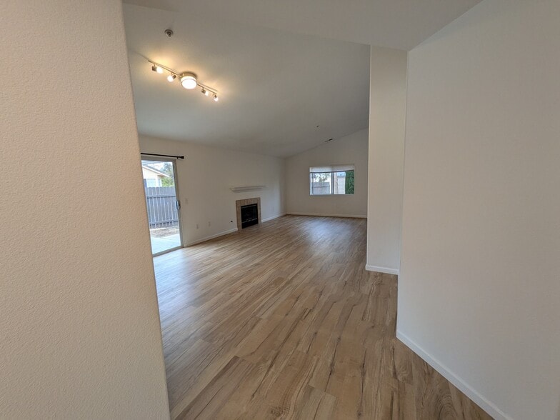 Building Photo - 583 Hildale Cir