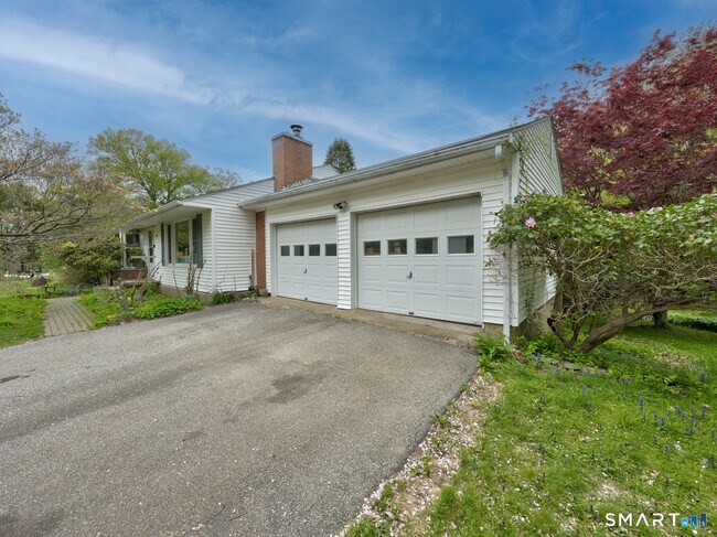 Building Photo - 384 Woodland Rd