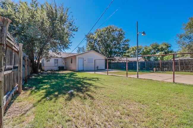 Building Photo - 2108 38th St