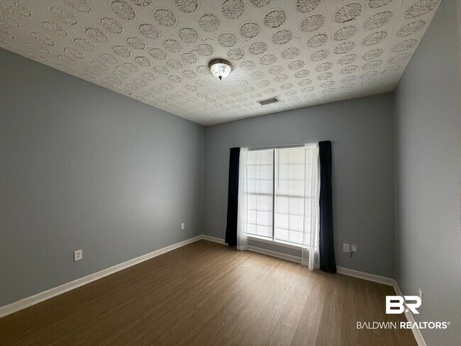Building Photo - 1153 Sloane Cove