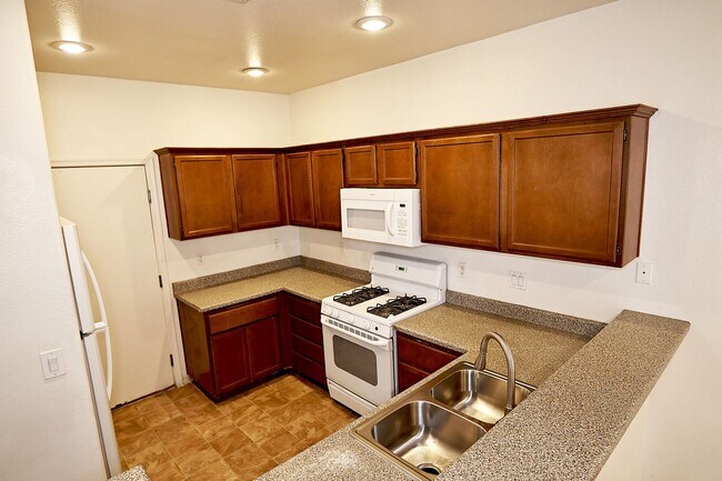 Building Photo - Single Family Home in Gated Community