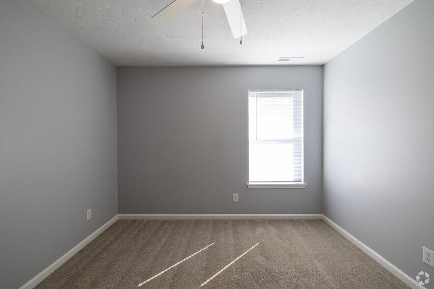 3BR, 2BA - 1,165SF Bedroom - Circle Point Villas