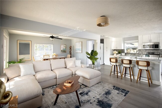 Building Photo - 528 14th St N