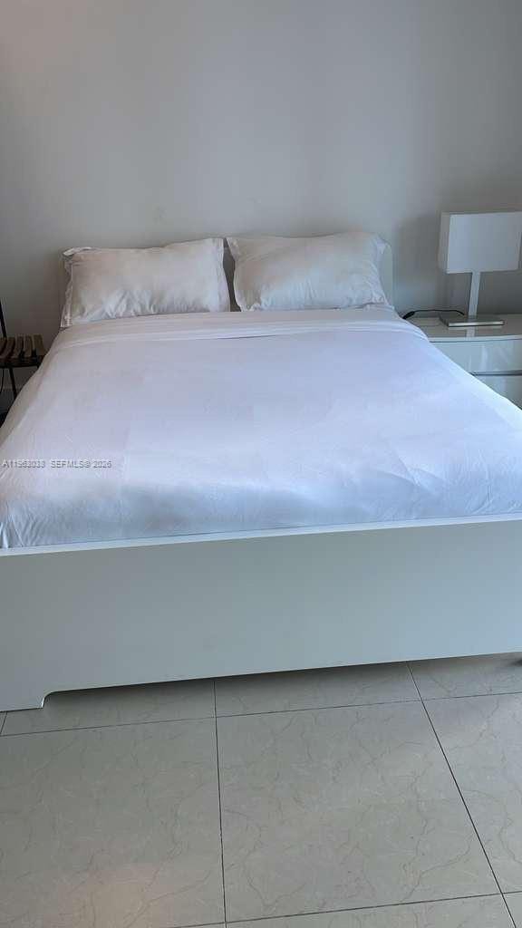 Building Photo - 1300 Brickell Bay Dr