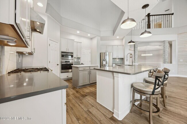 Building Photo - 1842 Paradise Moorings Blvd