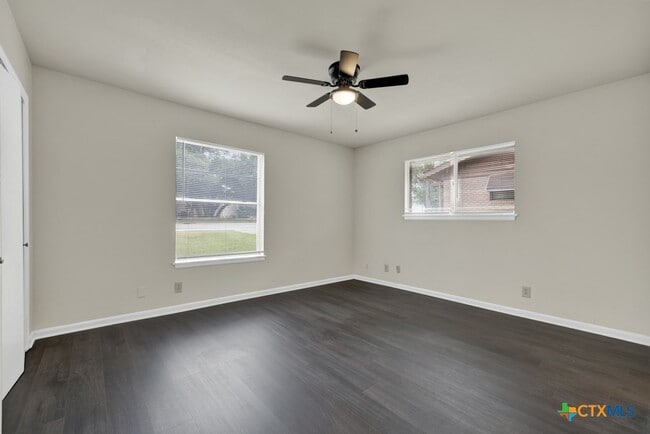 Building Photo - 334 Craddock Ave