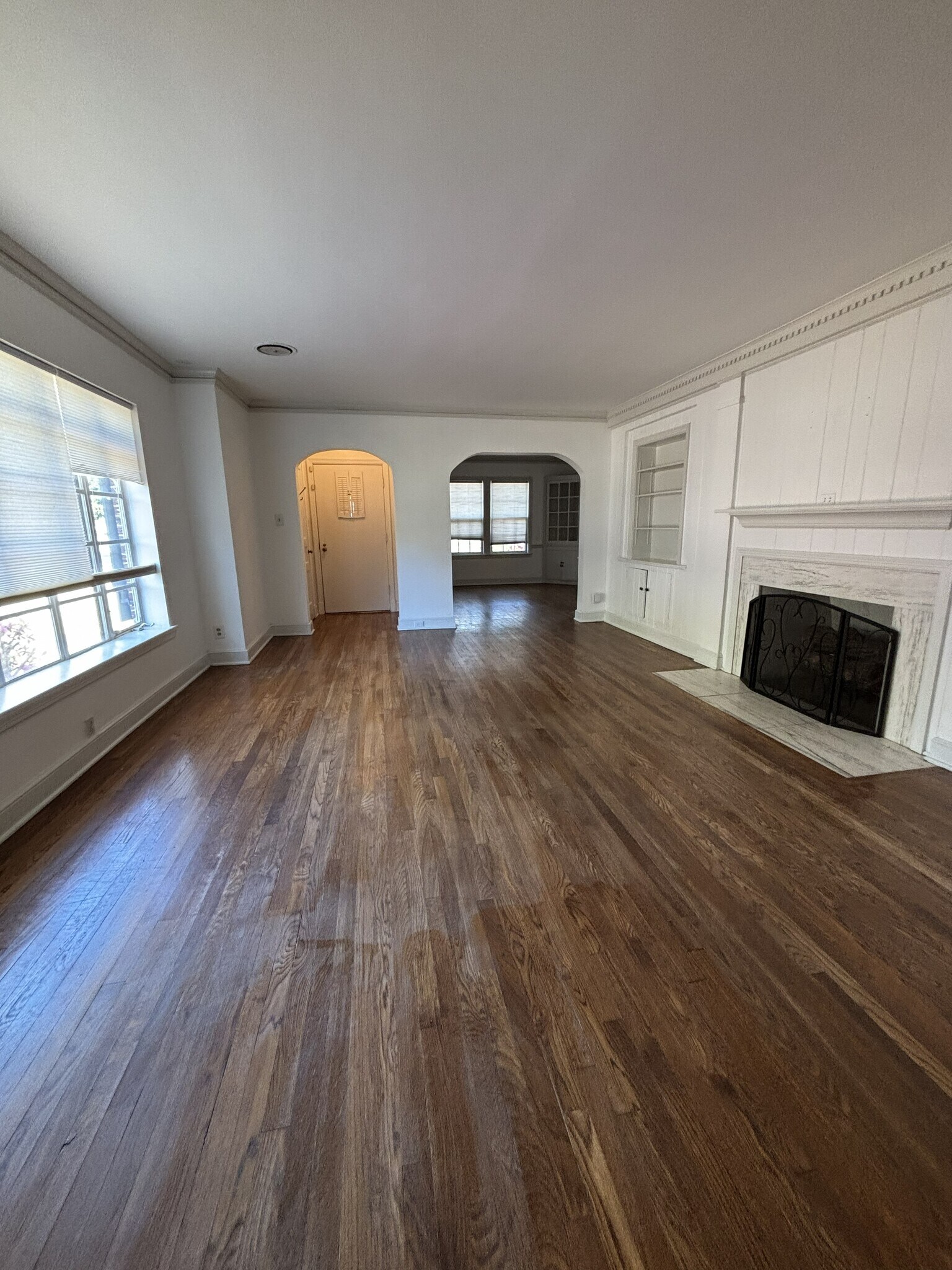 Building Photo - 3659 Highland Park Pl