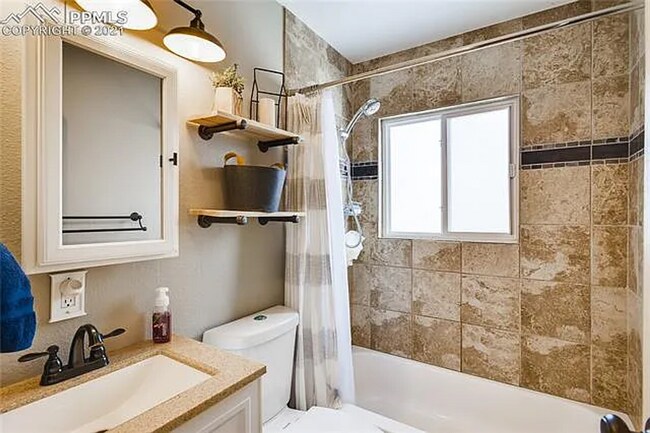 Building Photo - Charming Colorado Springs Home – Spacious ...
