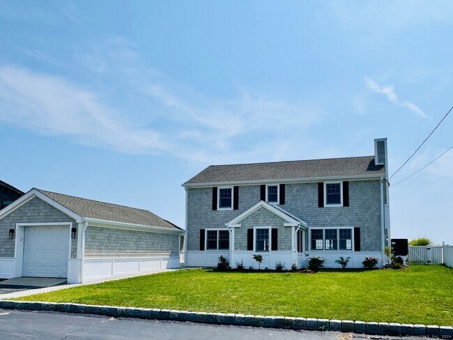 Building Photo - 18 Bel Aire Manor