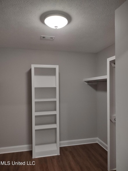 Building Photo - 620 Westfield Dr