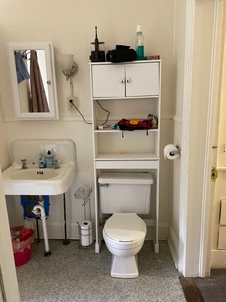 Building Photo - 68 Elmwood Ave