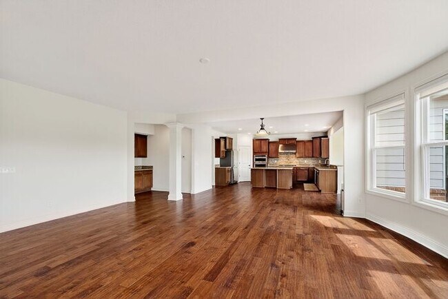 Building Photo - Modern Luxury with Waterfront Views in West Carmel