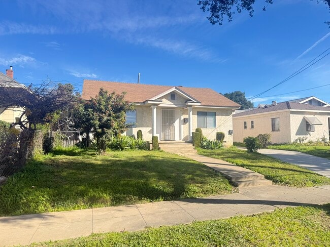 Building Photo - 408 S 3rd St