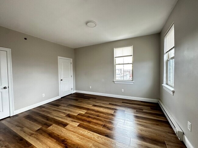 Building Photo - 5 Hampshire St