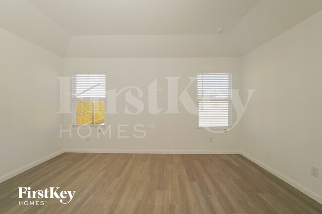 Building Photo - 10639 Erinita Way