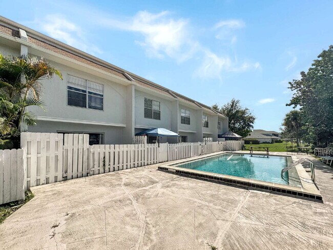 Building Photo - 1123 SW 48th Terrace
