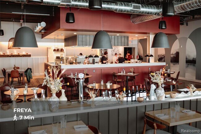 Building Photo - 411 Piquette Ave