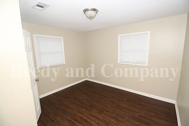 Building Photo - 961 Carrolton Rd